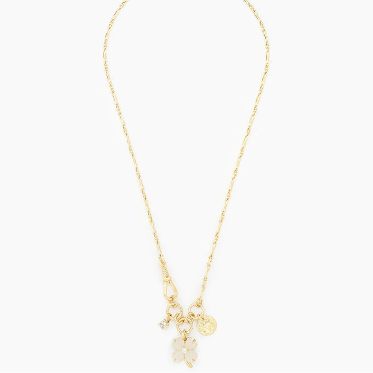Laiton doré à l'or fin 18 k
Longueur de la chaine : 45 cm
Trèfle en calcédoine blanche : 1,5 cm
Charm en zirconium blanc
