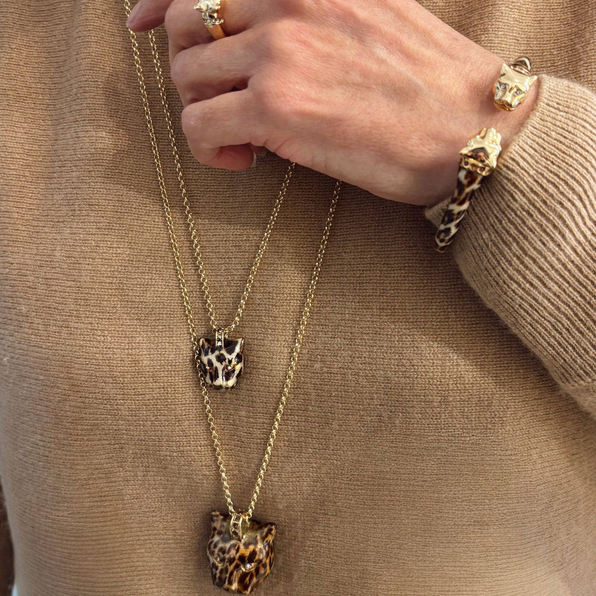 Jonc léopard plaqué or
Bijoux Polina Firenze
Fabrication artisanale
Made in Italy