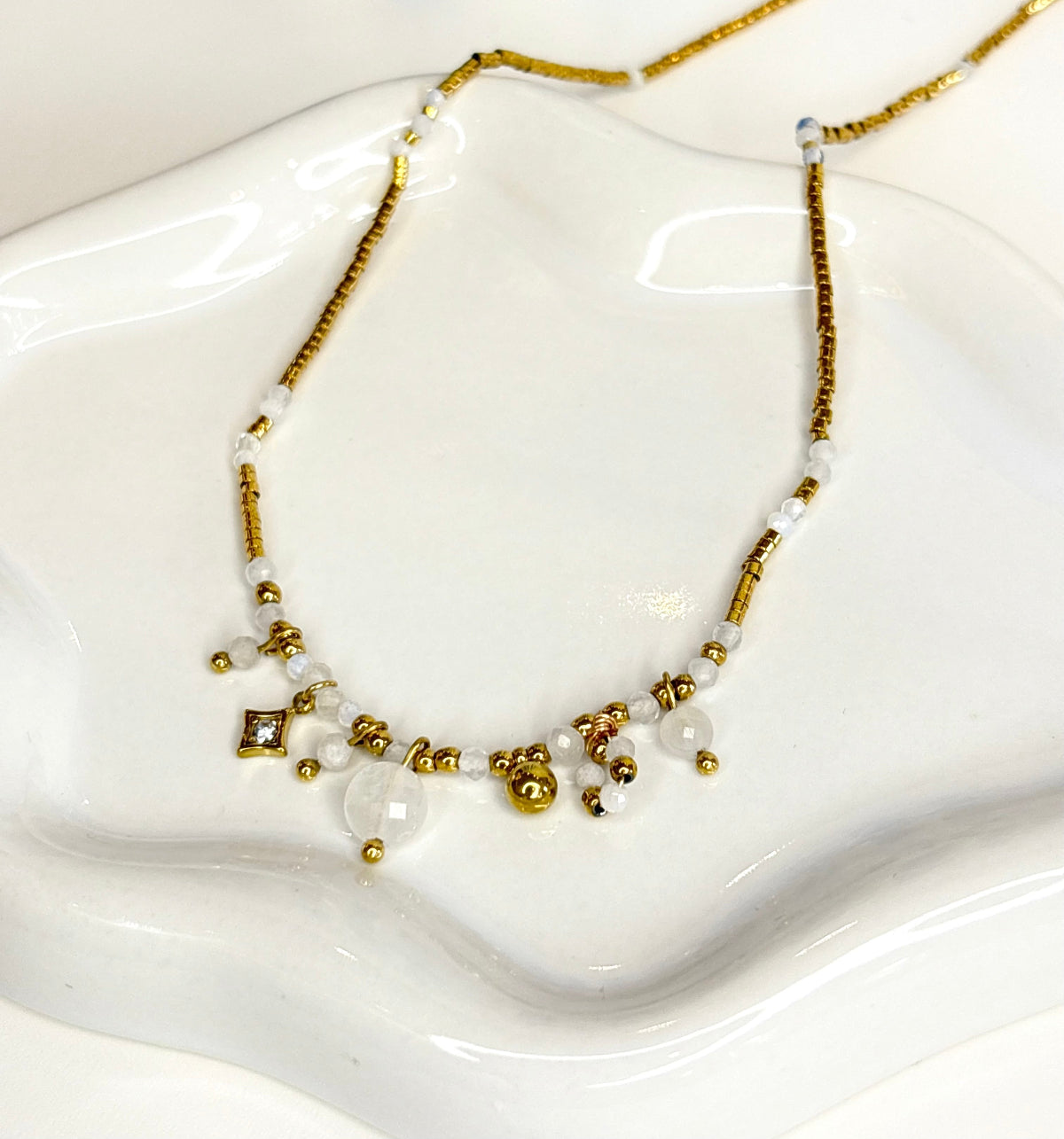 collier pierre de lune acier doré