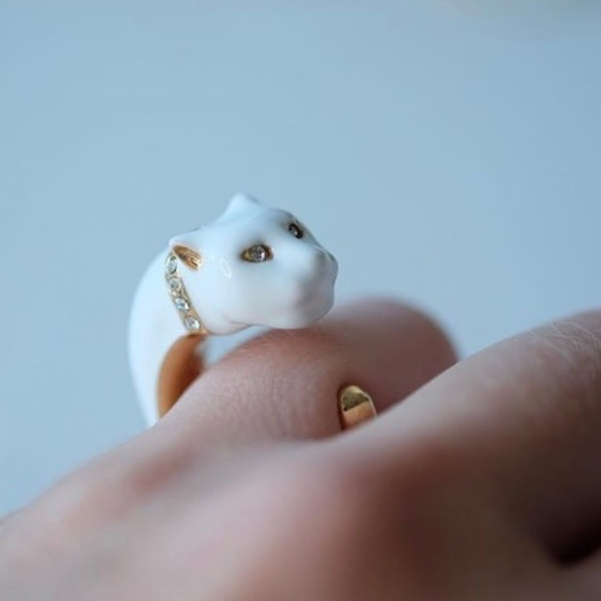 Bague Polina Firenze tête de panthère émail blanc et plaqué or 24 carats