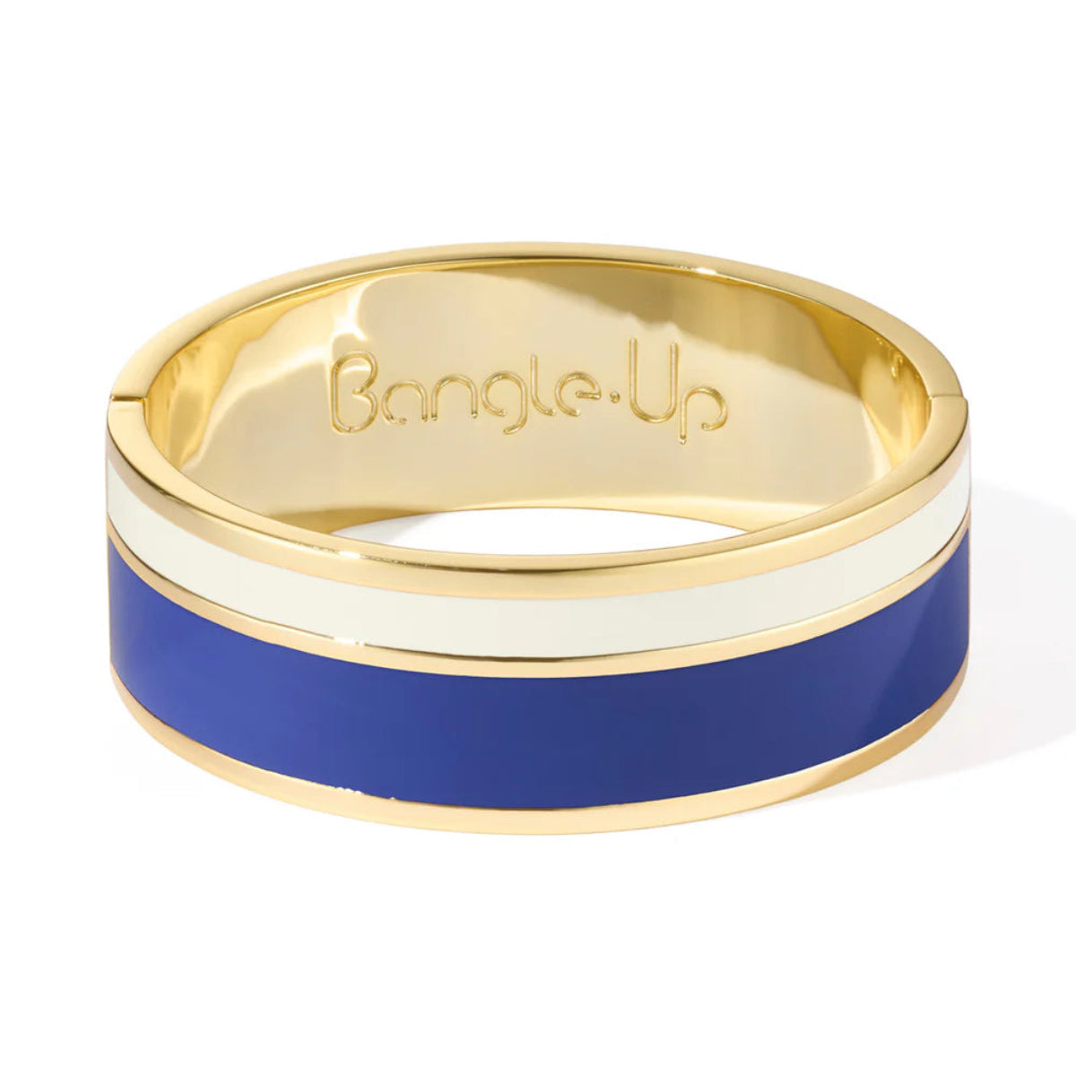 Le Bracelet Vaporetto est un véritable incontournable de nos collections. 

Le motif est cloisonné, toujours bicolore pour un maximum d'effet. Il se cumule avec nos joncs fins pour jouer sur les couleurs.

- Bracelet bicolore, cloisonné en laiton, finition or et laque colorée.
- Modèle à charnière avec fermeture.
Diamètre du bracelet en T1 : 5,7 cm.
BANGLE UP COLLECTION ETE 2026