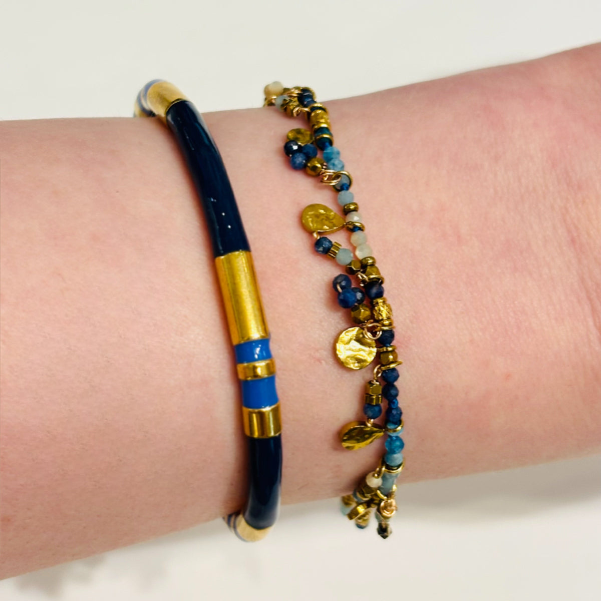 Bracelet ivy en pierres naturelles agate bleu et lapis lazuli, pampilles dorées