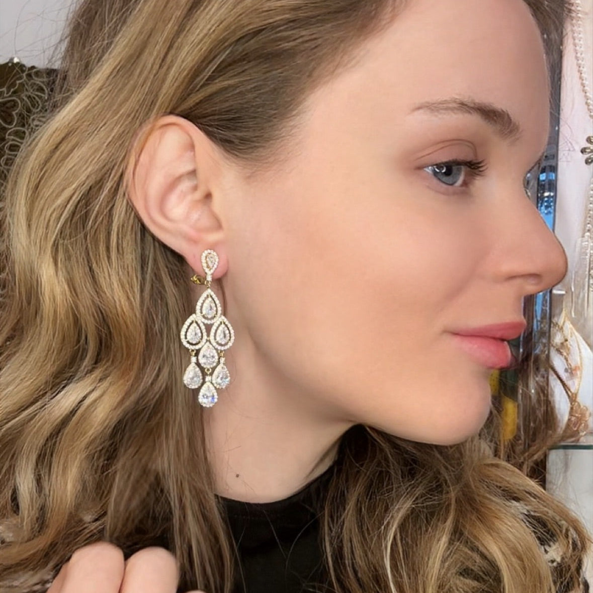 Clips Adélaïde 
acier inoxydable doré et serties
Gris Bijoux 
Gris collection
Paris 16
Bijouterie paris 