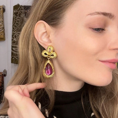 Clips acier inoxydable Eleanor Gris Collection
Acier inoxydable doré et pierre rose 
Boucles d'oreilles clips
Gris Bijoux bijouterie Paris 16
Livraison dans toute la france 