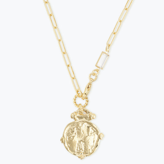 Collier Sautoir Athena de la marque Virginie Berman créatrice de bijoux française
Bijou laiton doré à l'or fin 18 carats et fermoir cristal blanc 
Longueur de la chaine : 50 CM 
Diamètre de la médaille : 3 cm