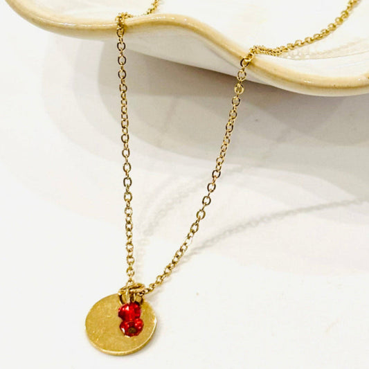 Collier Amore Acier inoxydable Gris Bijoux
Cristal rouge 
Chaine ajustable 