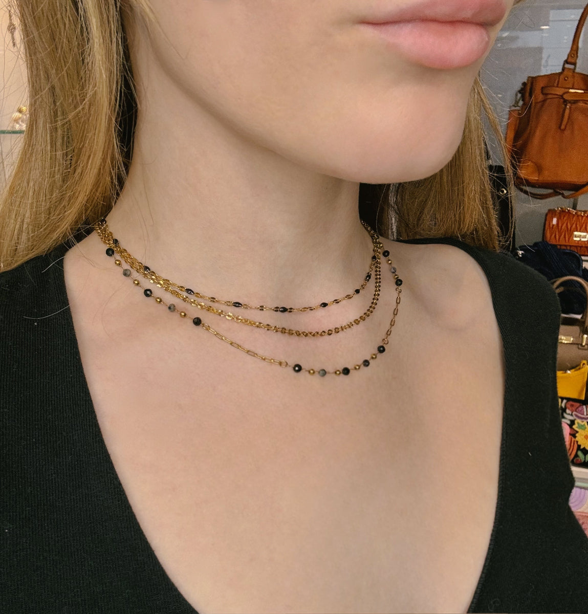 GRIS BIJOUX
Collier acier inoxydable doré et perles noires Amélie
