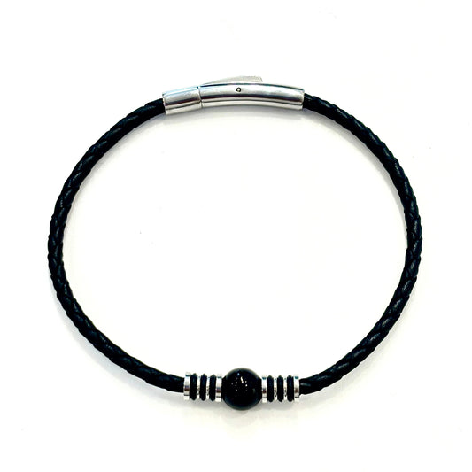 Gris Bijoux Bracelet en cuir noir tressé pour homme Alexandre 
Gris Collection 
Cuir noir tressé
Perle en onyx naturelle
Fermeture pratique et sécurisée
Idée cadeaux pour homme, idée cadeau Noel pour homme , idée cadeau Saint Valentin pour homme , idée cadeau fete des pères