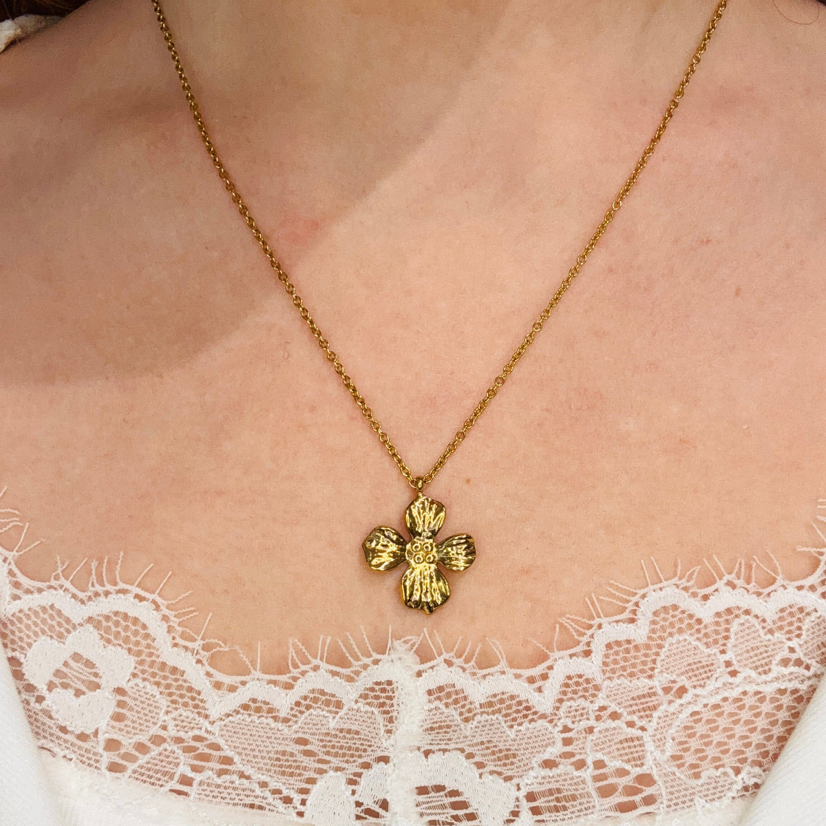 Collier Adaline en acier inoxydable doré
