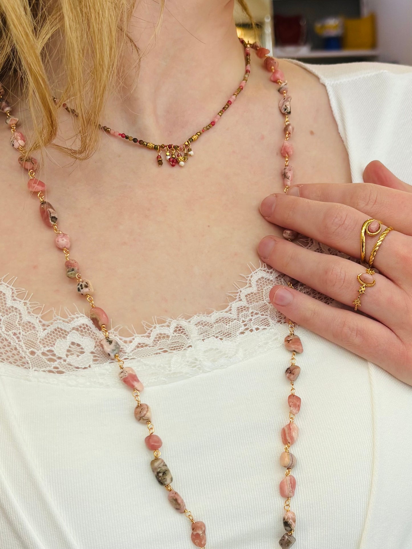 Collier Ivy rose en pierres naturelles