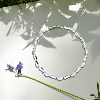 Collier Nuria Obsidiana Bijoux marque de bijoux française
Bijou en argent 925/1000 fabriqué à la main dans des ateliers au Mexique