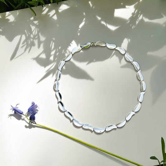 Collier Nuria Obsidiana Bijoux marque de bijoux française
Bijou en argent 925/1000 fabriqué à la main dans des ateliers au Mexique