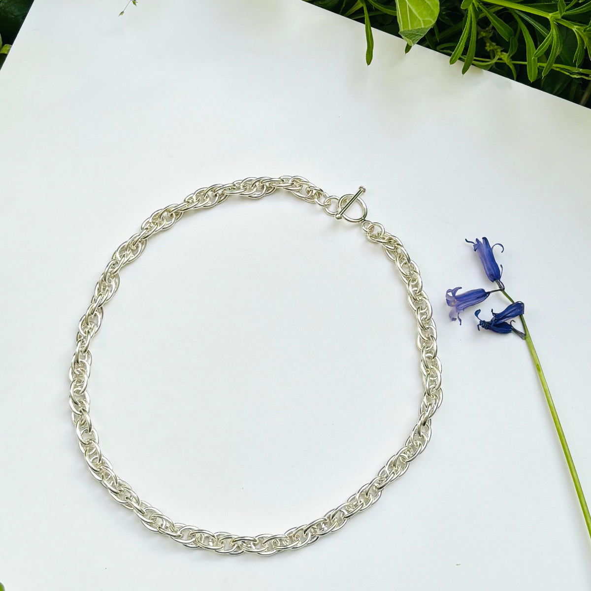 Collier Adassa en argent 925/1000
Collier chaine en argent par Obsidiana Bijoux
Fabriqué au Mexique, imaginé en France
Fabrication artisanale
Fermeture Toggle