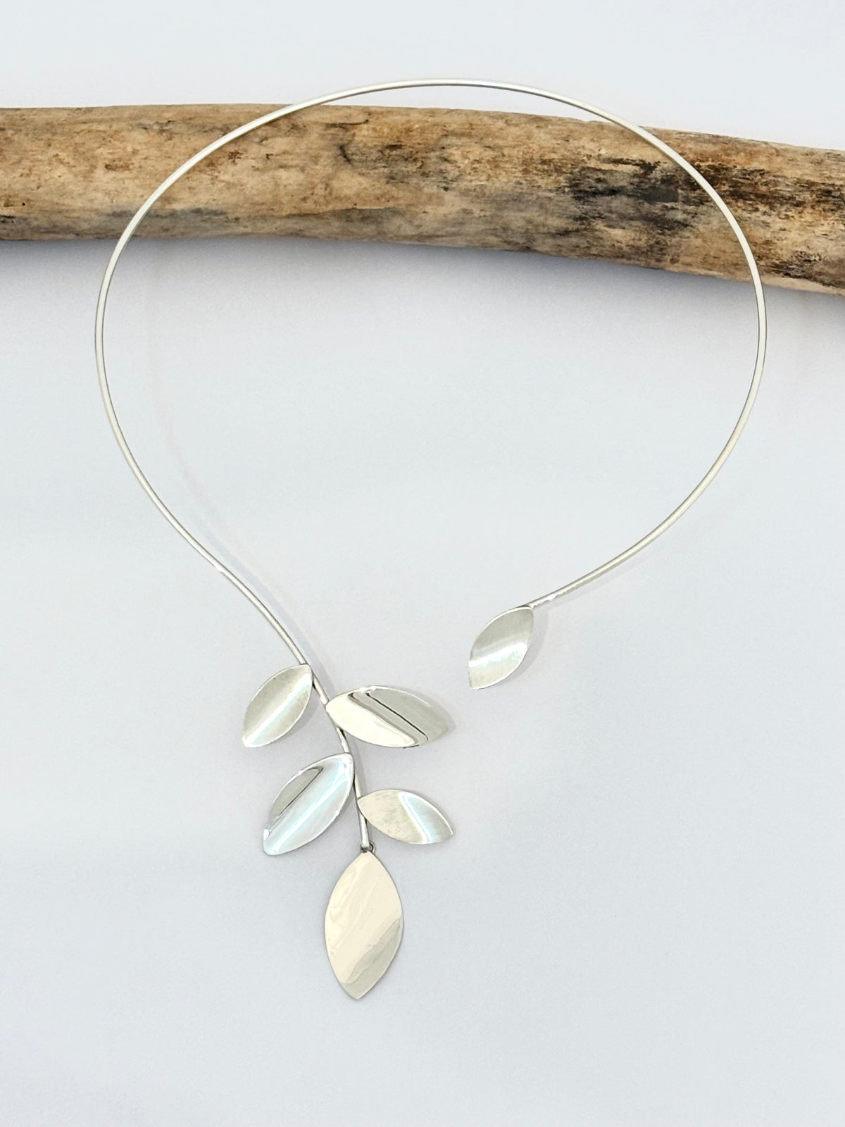 Torque en argent 925/1000
Obsidiana Bijoux
Fait au Mexique