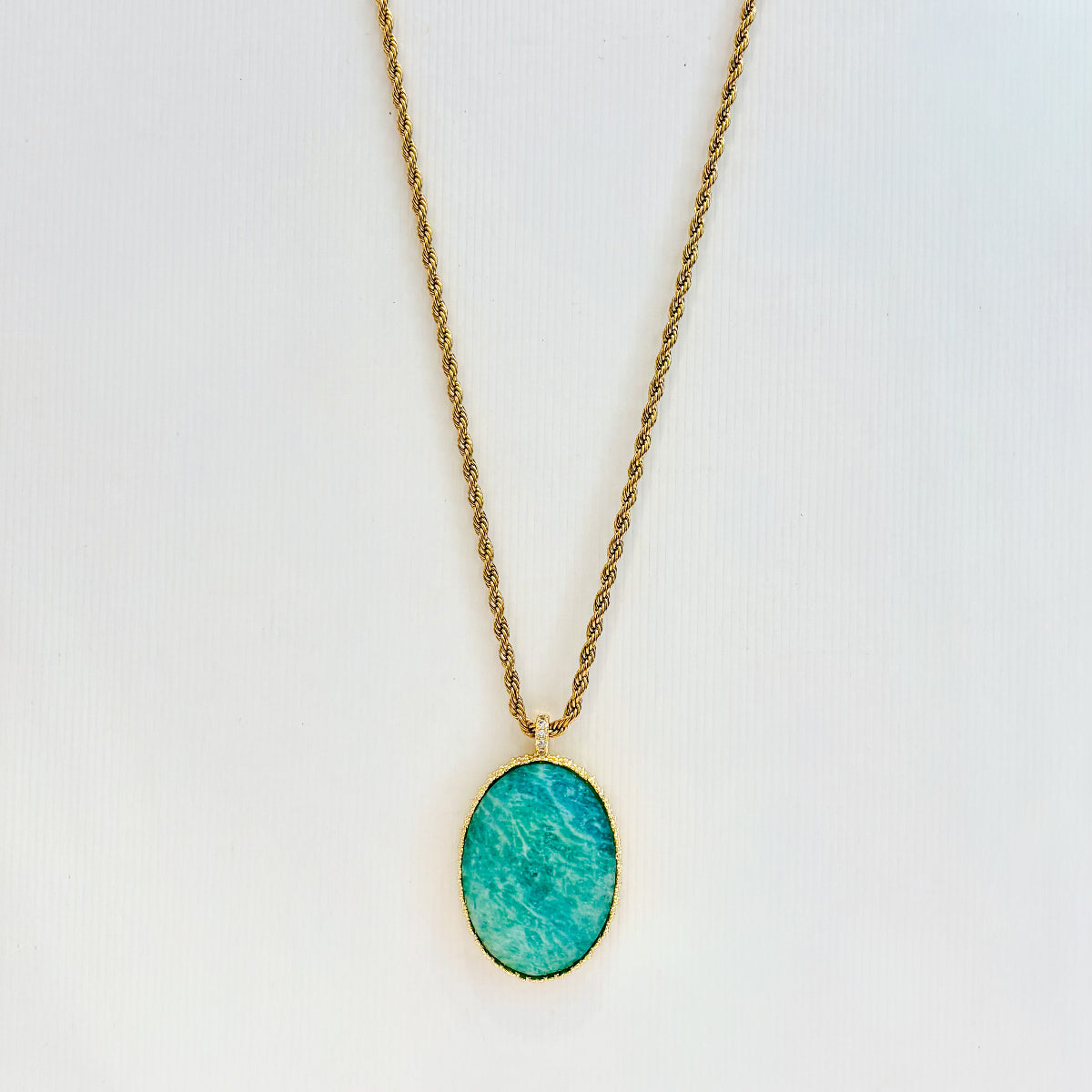 Sautoir Cléa en amazonite bleue et acier inoxydable
Bijoux acier inoxydable doré et pierre naturelle
Collier acier inoxydable doré et pierre naturelle
Gris Bijoux bijouterie fantaisie paris 16ème arrondissement 