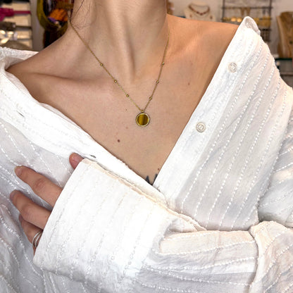 collier lilou oeil de tigre porté