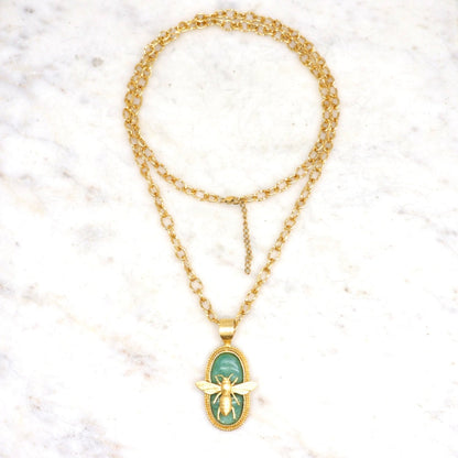 Sautoir Abeille Royale Niiki Paris
Bijoux Niiki Paris
Thème Abeille Niiki
Sautoir de 84cm 
Pendentif en amazonite: abeille sertie 
Bijoux créatrice française