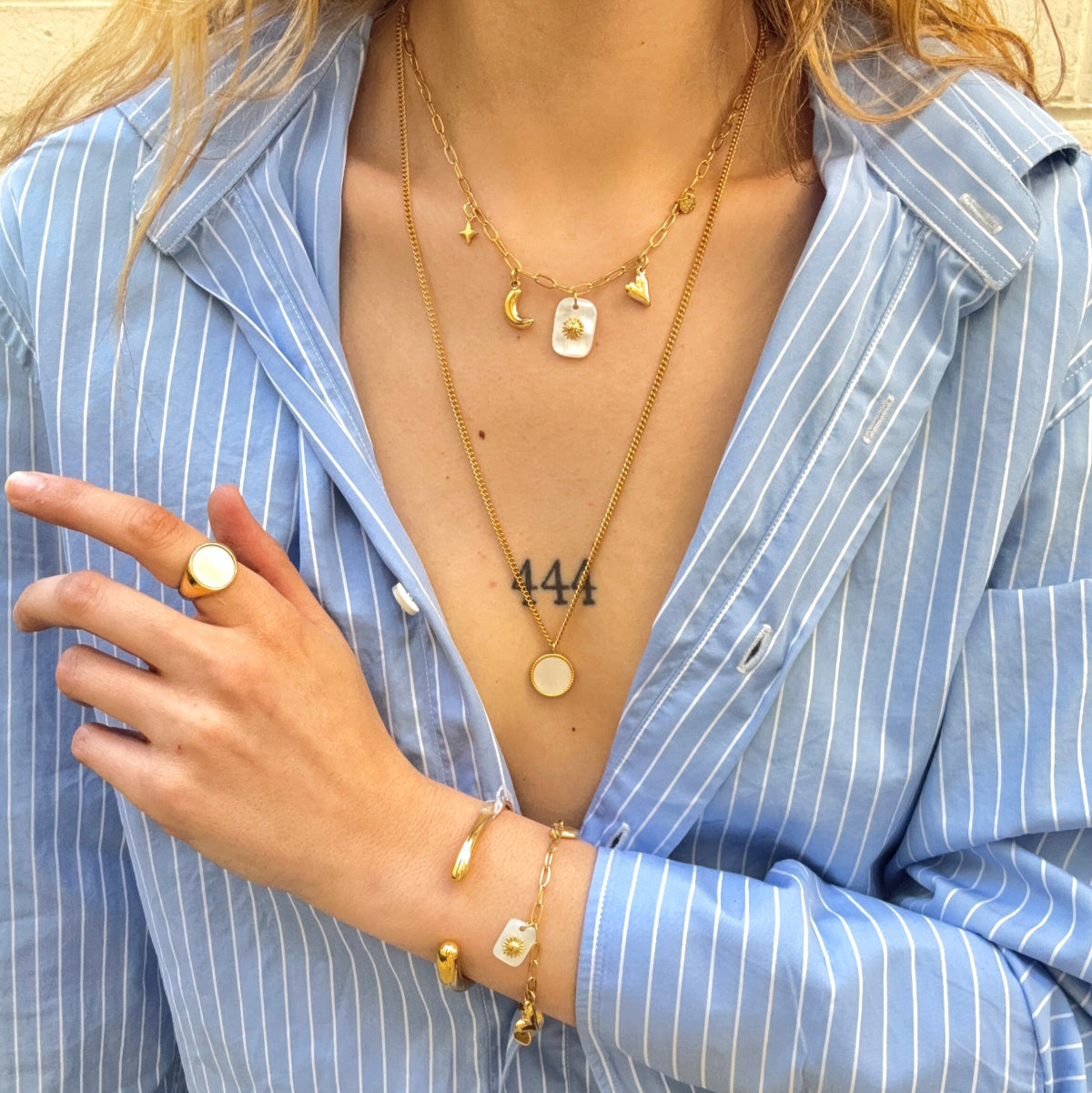 Collier pampilles Frida acier inoxydable doré et nacre blanche