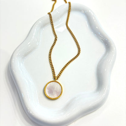 collier nacre blanche acier