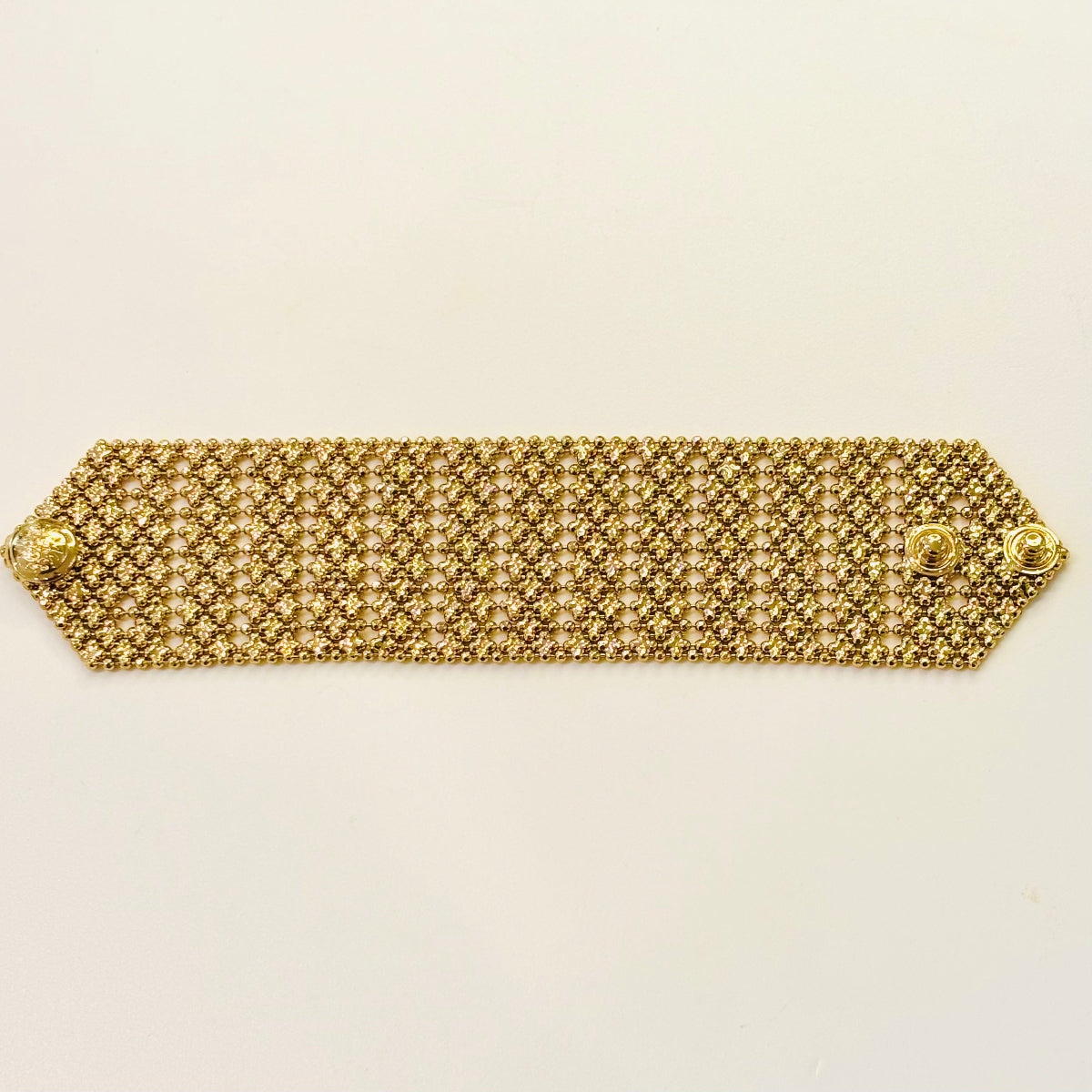 Manchette souple dorée à l'or fin 24 carats Chamiro Gas Bijoux
Bracelet Chamiro Gas Bijoux
Bracelet ajustable Chamiro
Manchette souple Xena Gas Bijoux
Manchette souple Chamiro petit modèle