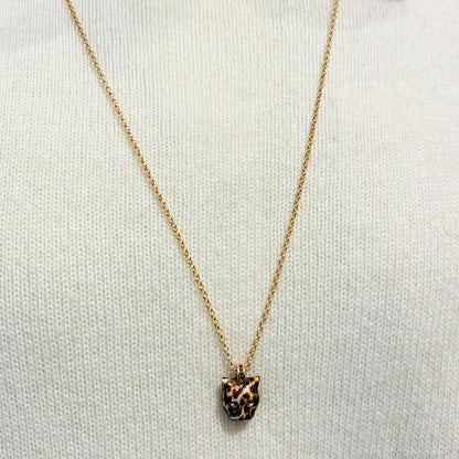 Sautoir Polina Firenze mini pendentif panthere leopard
Bijou sautoir luxe 
Plaqué or, émail motif léopard, détails sertis cristaux
Marque de bijoux italienne 
fabriqué à la main dans des ateliers en Florence, italie
Made in Italy 
Boutique de bijoux, bijouterie haute-fantaisie Gris Bijoux Paris 16