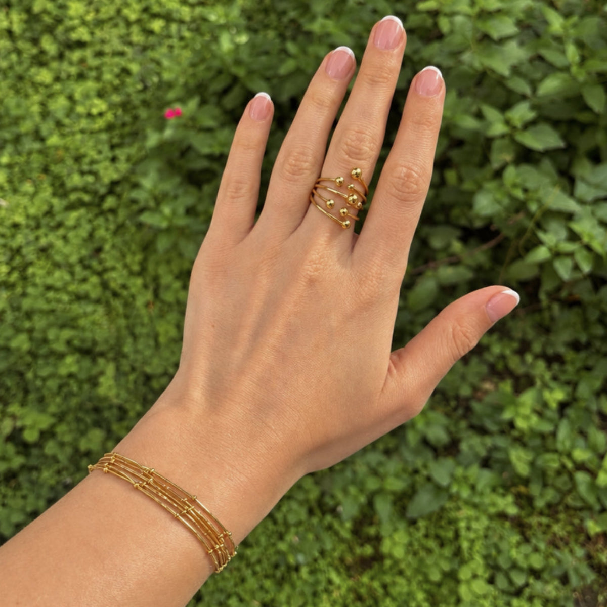Bague acier inoxydable boules dorés
Bracelet multirang chaines dorés acier inoxydable 