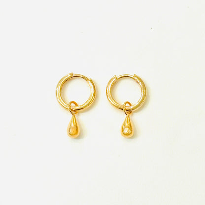 Petites boucles d'oreilles créoles avec gouttes dorées plaqué or 18 carats pour oreilles percées