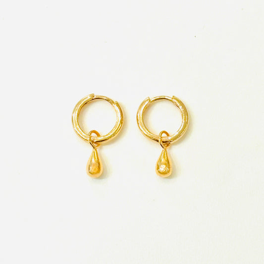 Petites boucles d'oreilles créoles avec gouttes dorées plaqué or 18 carats pour oreilles percées
