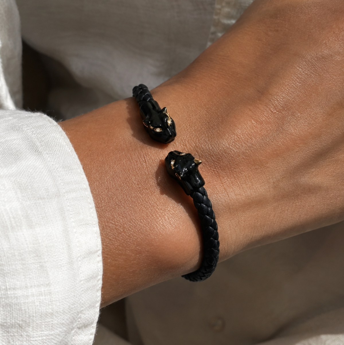 Bracelet jonc cuir tressé Polina Firenze noir et émail plaqué or 24 carats
