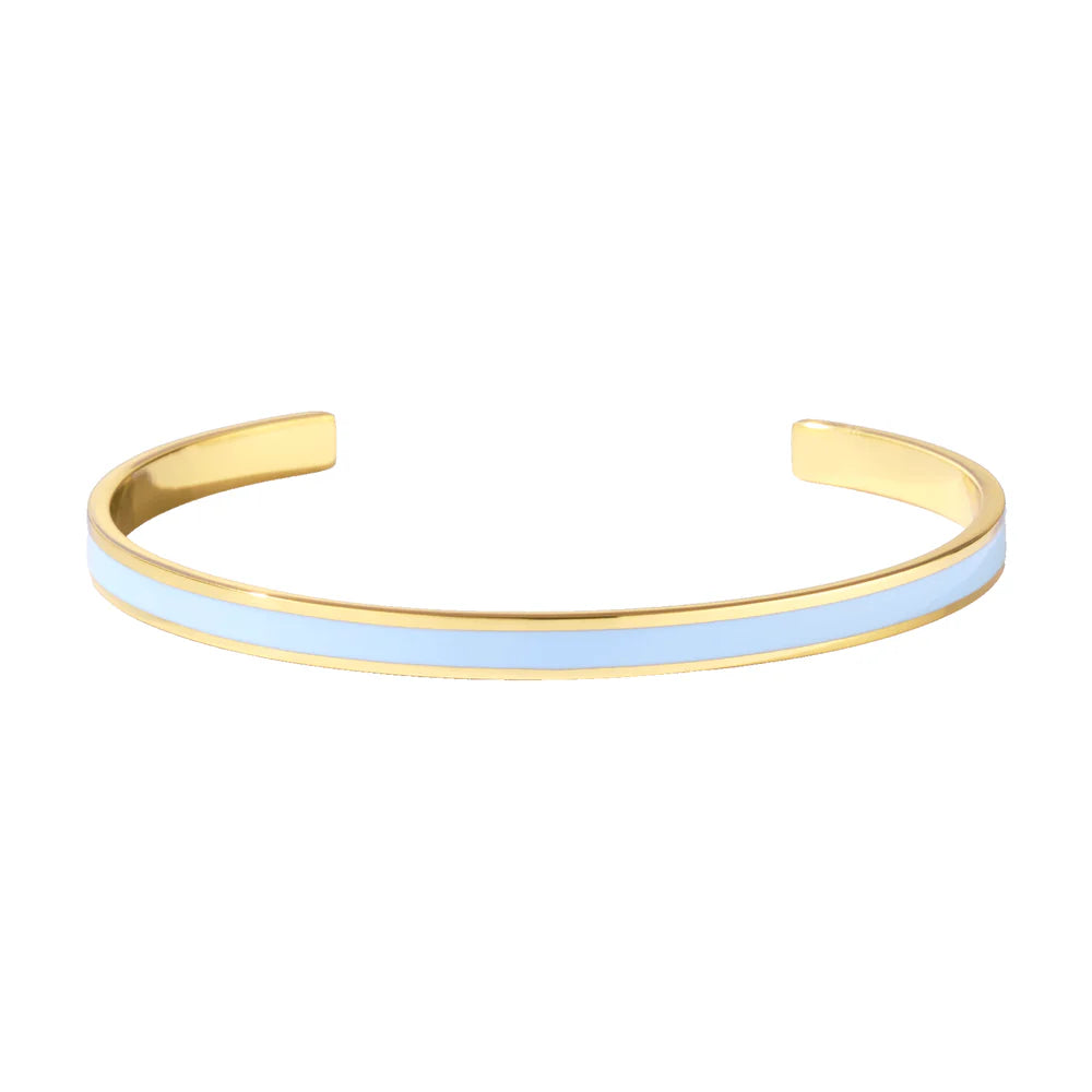Le jonc de la ligne Bangle est un bijou Iconique de la marque. Sa forme pure et intemporelle en fait une pièce véritablement incontournable.

Amusez-vous à accumuler les joncs Bangle pour créer des combinaisons uniques et élégantes à votre poignet !

Comme tous nos joncs, il est ajustable pour s'adapter au mieux à tous les poignets.

- Jonc en laiton, finition or et laque colorée.
- Taille unique car modèle ajustable.
- Largeur : 0,44 cm.
- Diamètre du jonc : 6 cm.