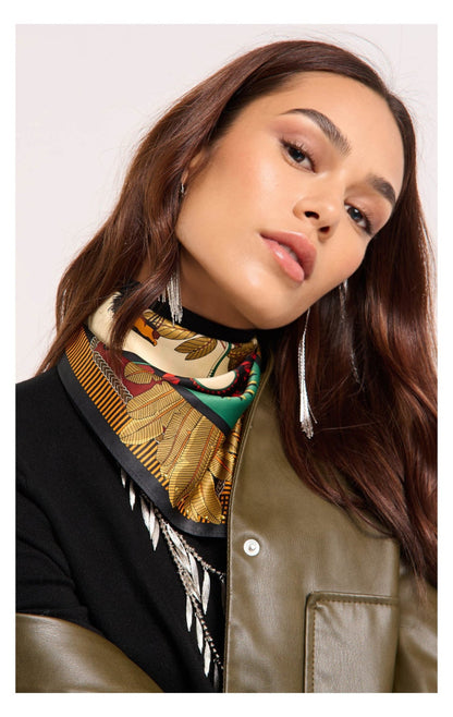 Foulard machu pichu noir mini Wild by Hipanema
Foulard noir Wild