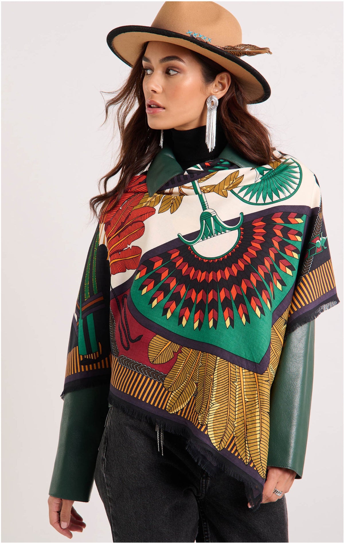 Big foulard Machu Pichu noir 
Wild by Hipanema
Foulards Wild paris
Foulards noirs Wild by Hipanema