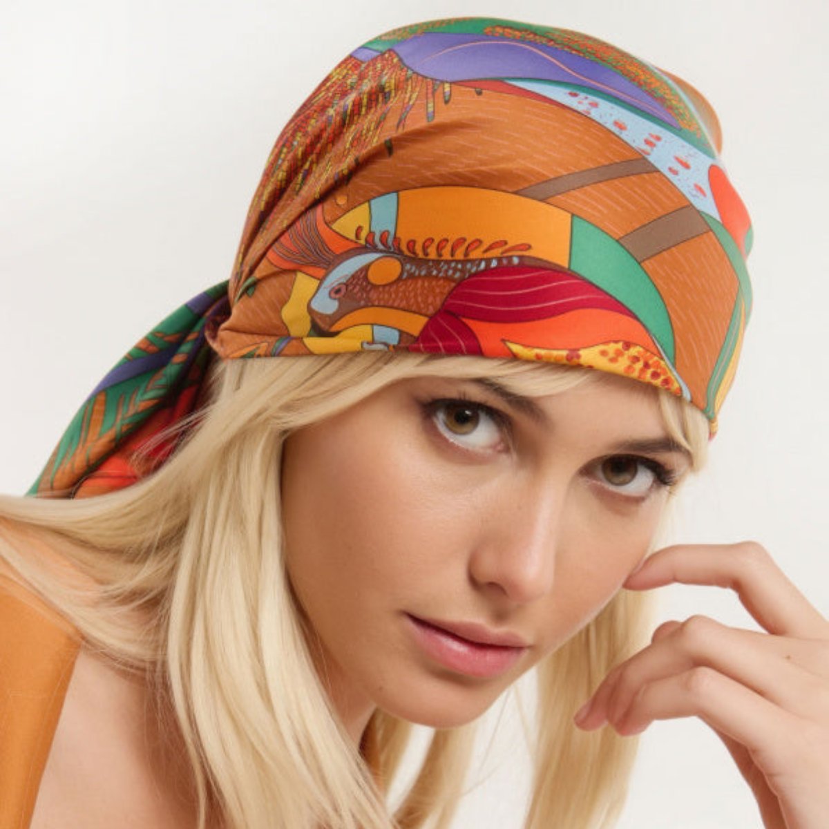 foulard medium magic india terracota porté