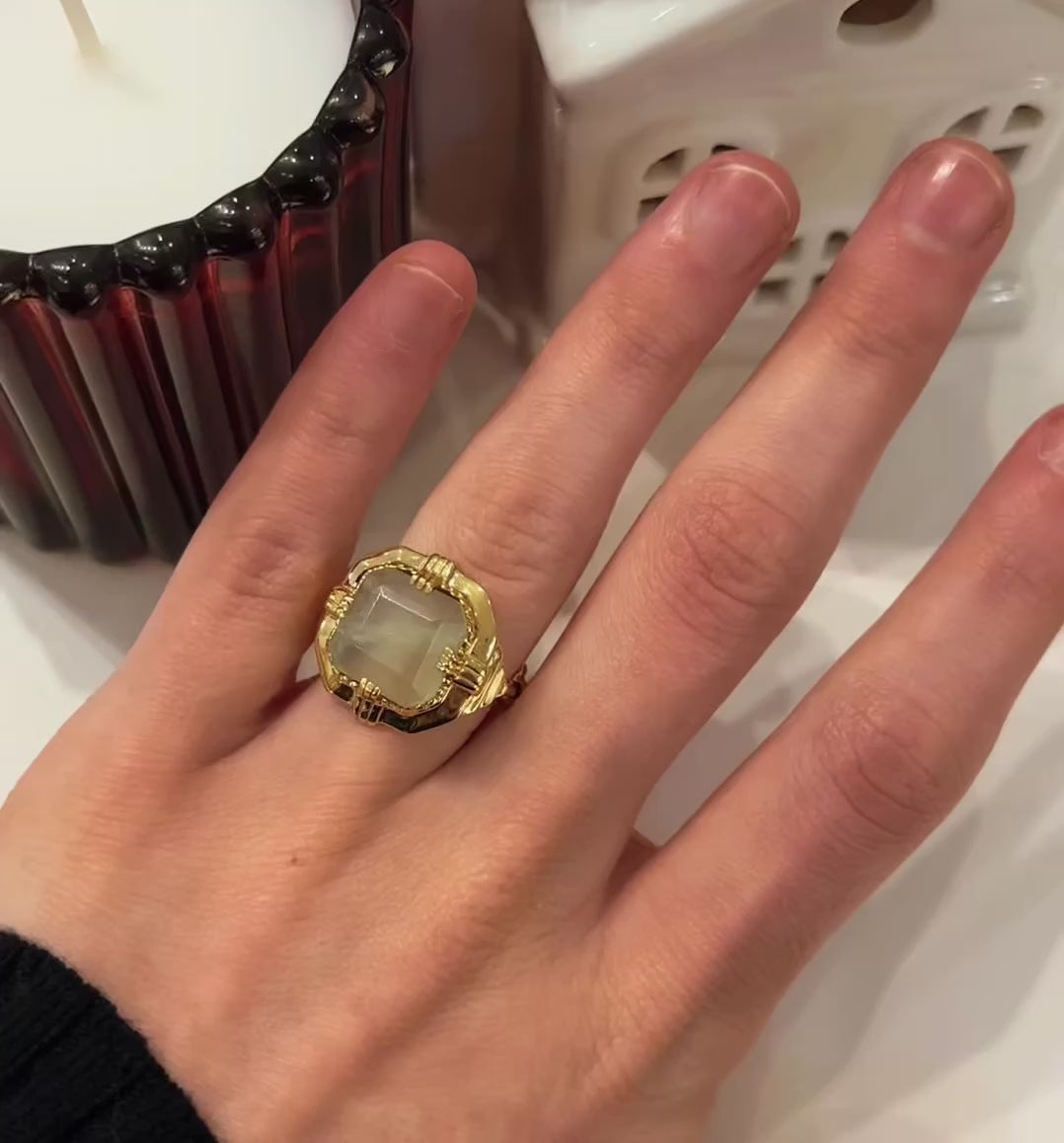 Bagues pierres naturelles carrés plaqué or 18 carats
Créatrice de bijoux française
Bijoux made in France
Bijoux lithothérapies
Oeil de Tigre, Labradorite, Prehnite , Sillimanite rouge
Vertus des pierres